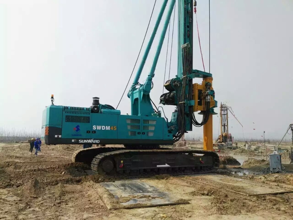 113.98米！yp街机智能大型旋挖钻机三门峡大桥精彩处子秀