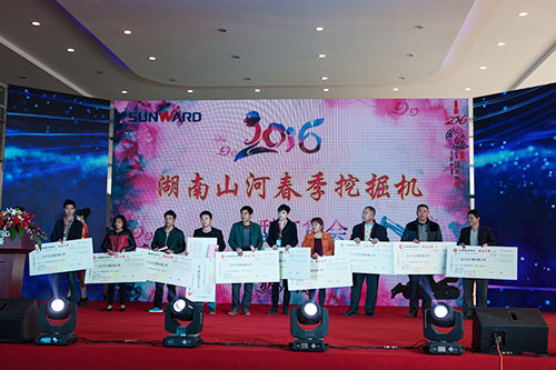 逆市可为！yp街机智能挖掘机首场展销会完善收官