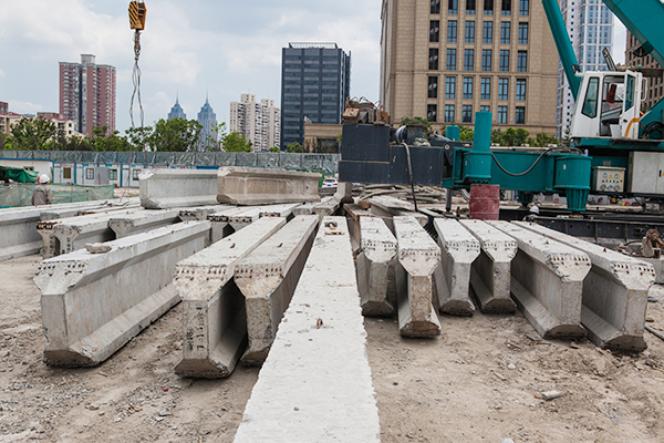 yp街机智能ZYW240围护桩压桩机惊艳问世