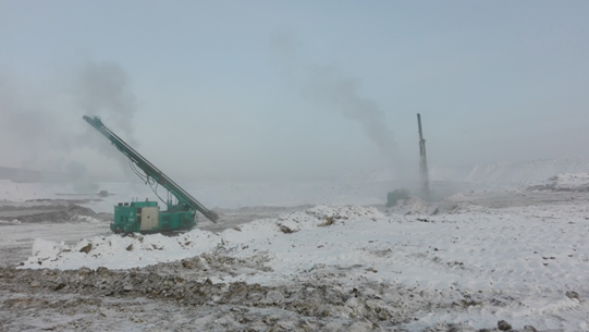 就算冰天雪地，，，，万丈玄冰，，，，他们依旧创立事业