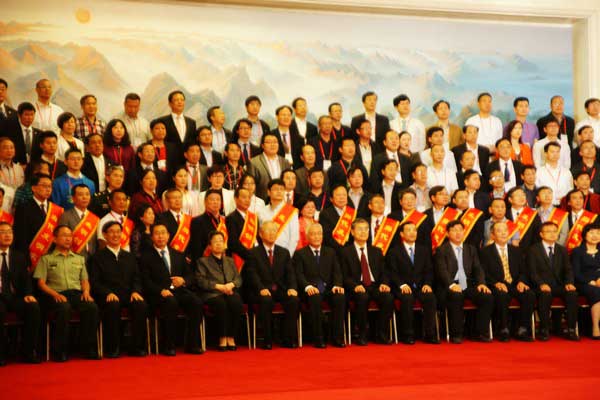 董事长何清华出席天下第九届“发明创业奖·人物奖”颁奖仪式