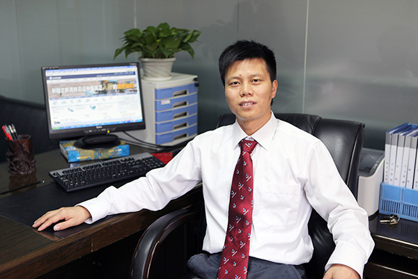 喜讯：yp街机智能朱建新荣获《长沙年鉴》2015年度十大人物奖