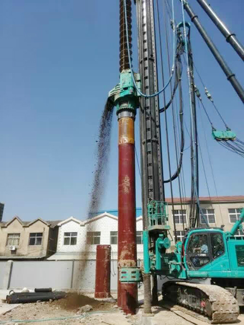 票鹄肫胜yp街机智能双动力头强力多功效钻机屡创佳绩