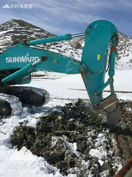 海拔5200m，，，，，，，，阿尔金山的掘金之路