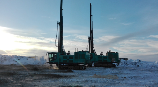 就算冰天雪地，，，，万丈玄冰，，，，他们依旧创立事业