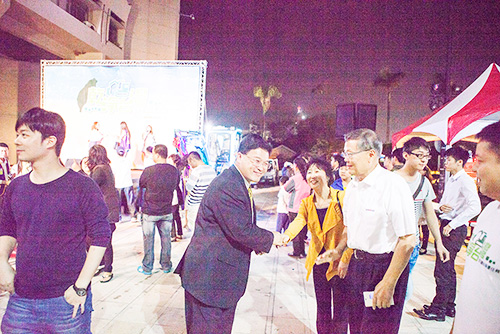 图说怪手环台净滩活动，，，，，，，智绘yp街机智能环保节能