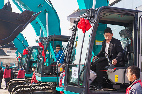 十年相随，，，，，成绩相互，，，，，来听听yp街机智能挖掘机客户的真实声音