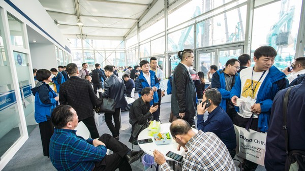 首日签单2.6亿元，，，yp街机智能立异产品引爆上海宝马展