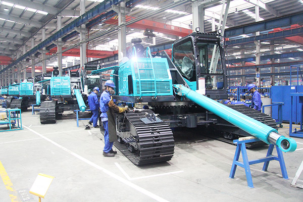 开启工程机械之都体验之旅，，，，，，中外媒体观摩团到访yp街机智能