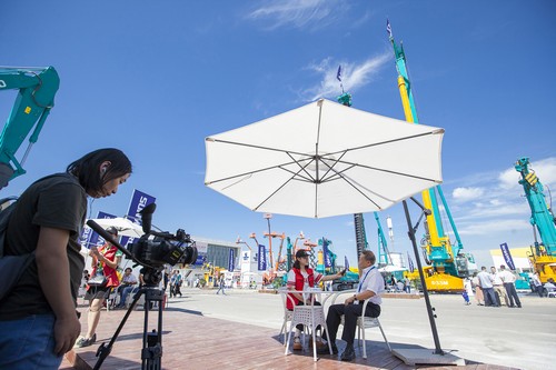 yp街机智能酷帅曾大虾，，，，，，，一大波美图带你亲临北京BICES展