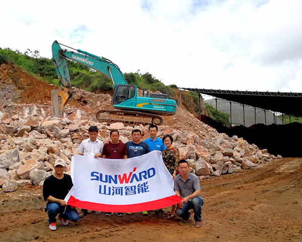 看石场风云怎样演绎？？？？yp街机智能矿山战神SWE470E大型挖掘机一锤定音！