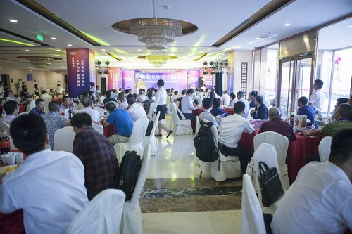 yp街机智能酷帅曾大虾，，，，，，，一大波美图带你亲临北京BICES展