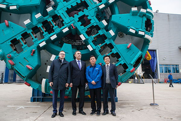 波兰代表团为yp街机智能立异生长点赞