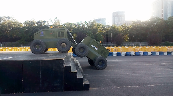 yp街机智能“龙马一号”惊艳亮相天下机械人大会