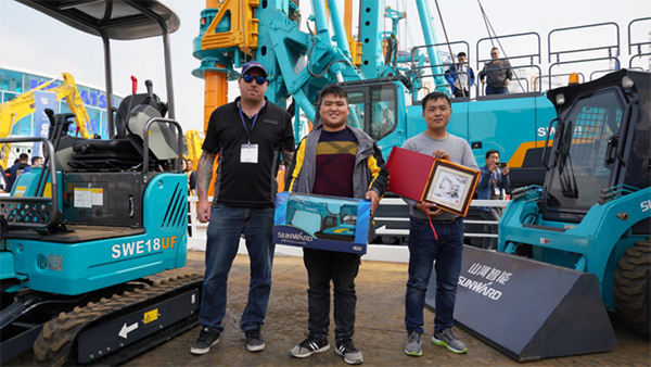 不平来战！yp街机智能展台有大礼等你拿