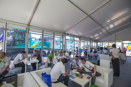 yp街机智能酷帅曾大虾，，，，，，，一大波美图带你亲临北京BICES展