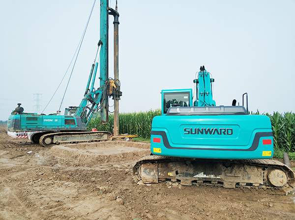 加速雄安新区建设，，，，，，yp街机智能旋挖启动京雄城际铁路第一钻