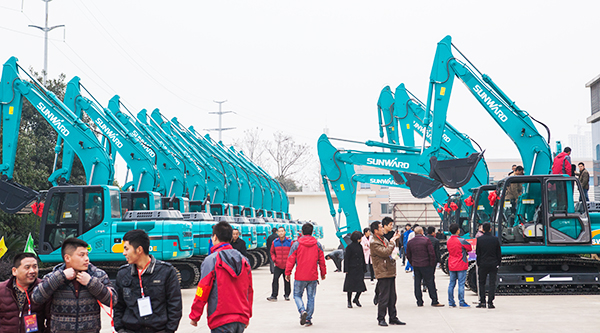 势不可挡，，，yp街机智能挖掘机湖南市场订货会立异高