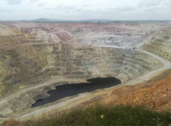 高温酷暑，，，yp街机智能凿岩装备异域扬威