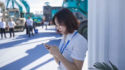 yp街机智能酷帅曾大虾，，，，，，，一大波美图带你亲临北京BICES展