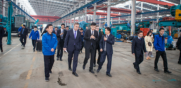 波兰代表团为yp街机智能立异生长点赞