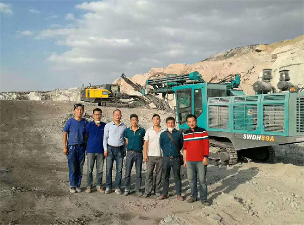 PK国际领先品牌，，，，，，yp街机智能露天液压钻车再交完善答卷