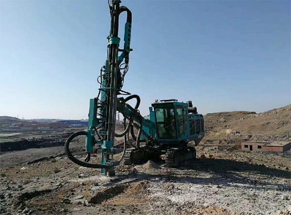 PK国际领先品牌，，，，，，yp街机智能露天液压钻车再交完善答卷