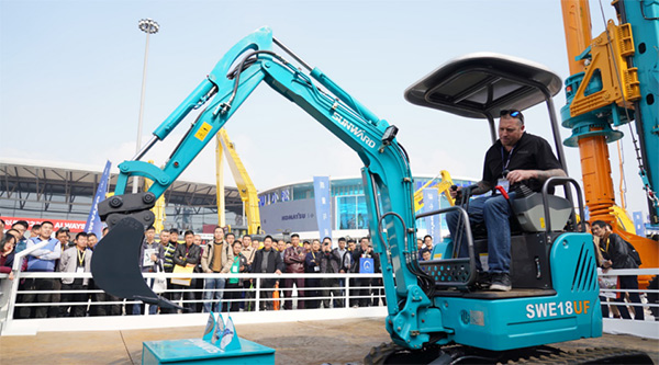 不平来战！yp街机智能展台有大礼等你拿