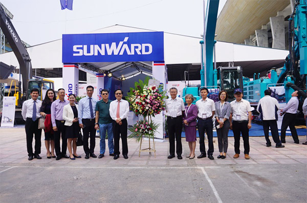 yp街机智能携全球领先凿岩装备，，，，，引爆越南矿业展