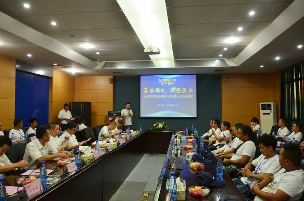 500多名挖掘机用户实地考察，，，，，，，为yp街机智能点赞！