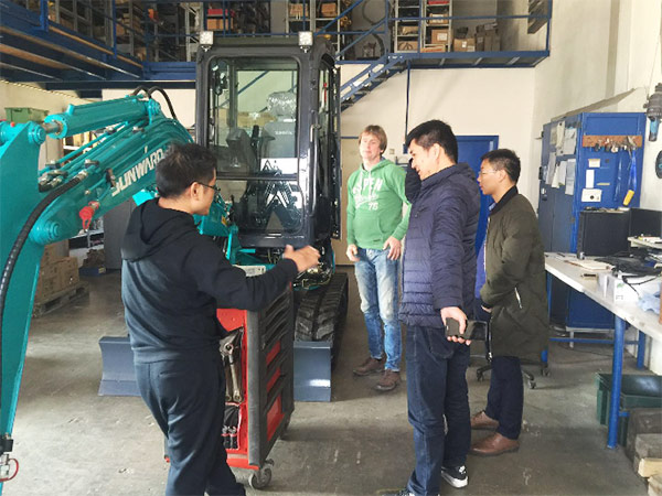 在欧洲市场做巡检，，，，，，，感受yp街机智造