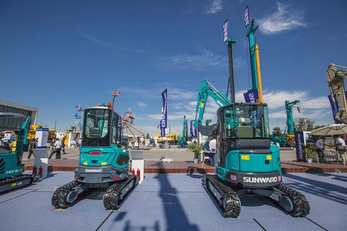 yp街机智能酷帅曾大虾，，，，，，，一大波美图带你亲临北京BICES展