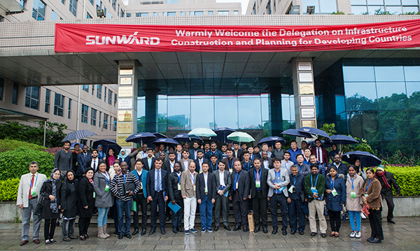 “一带一起”国家代表团到访yp街机智能，，，，，感受“大开眼界”