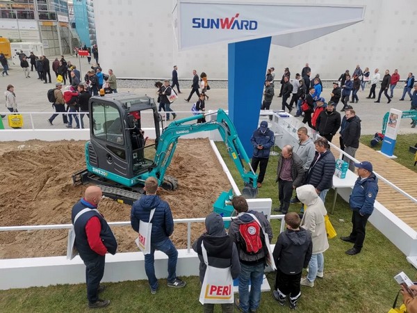 向天下展示中国“智造”魅力，，，yp街机智能携立异阵容闪灼德国宝马展