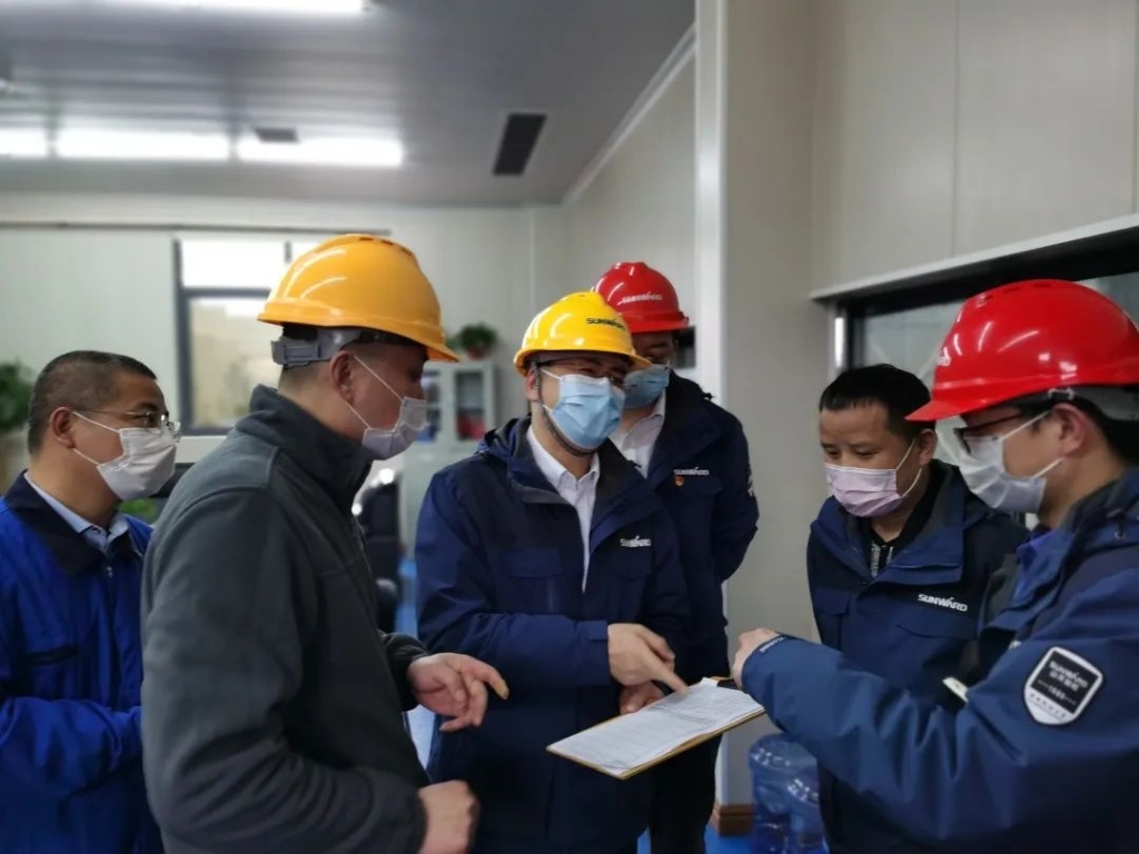 疫情未过，，，，，，，，岂可松懈？？？？？？？？总司理带队检查防疫事情