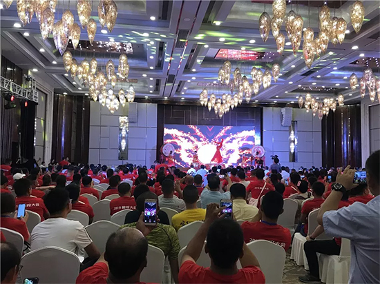 【小身板 着述为】yp街机智能燃爆2019微挖大会