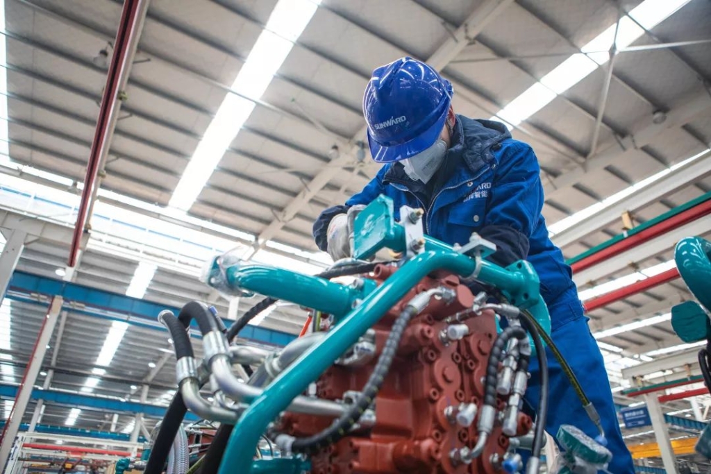 沈裕谋元宵节慰问yp街机智能一线员工