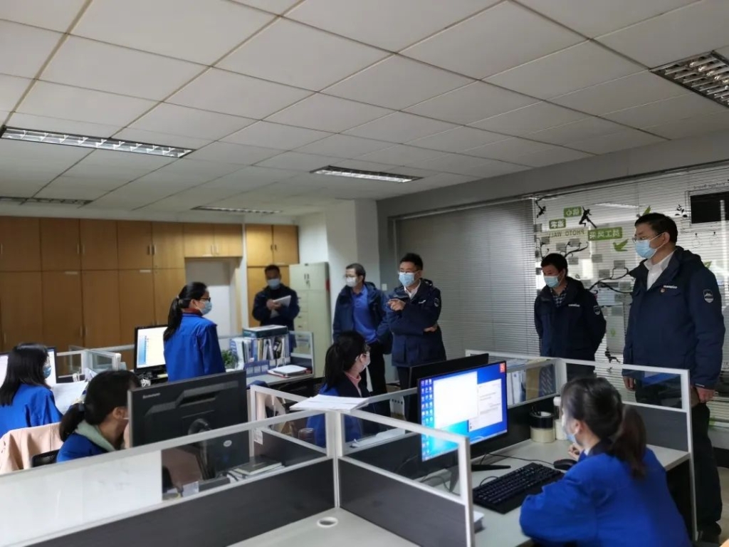 疫情未过，，，，，，，，岂可松懈？？？？？？？？总司理带队检查防疫事情