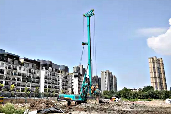 把“朋侪圈”“搬”到现。。。。。，，，交机“玩出”新创意!