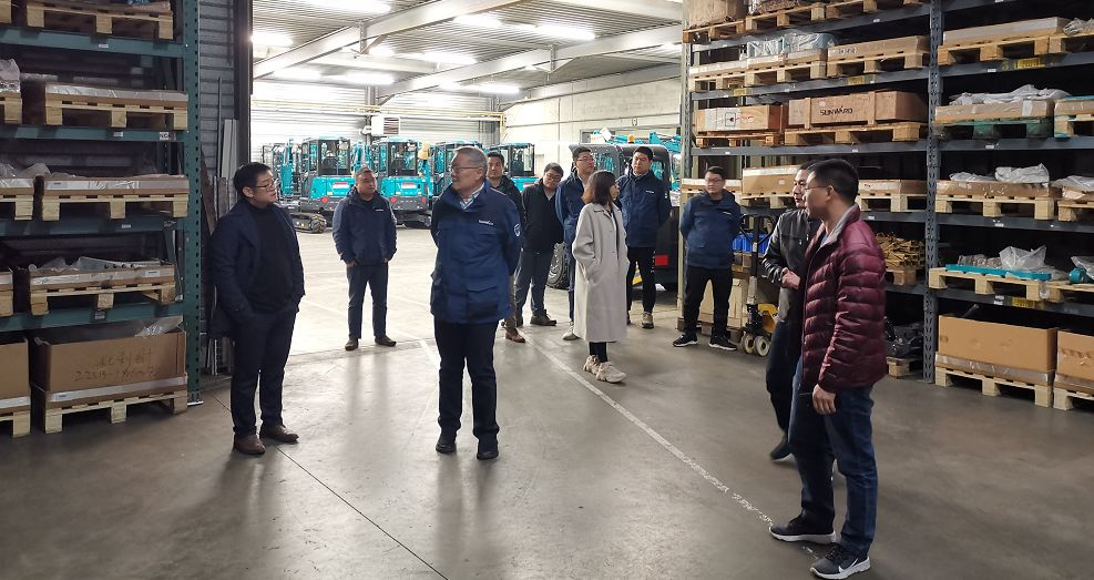 欧洲业绩增添40%，，，董事长赴欧慰问员工