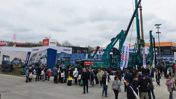 向天下展示中国“智造”魅力，，，yp街机智能携立异阵容闪灼德国宝马展