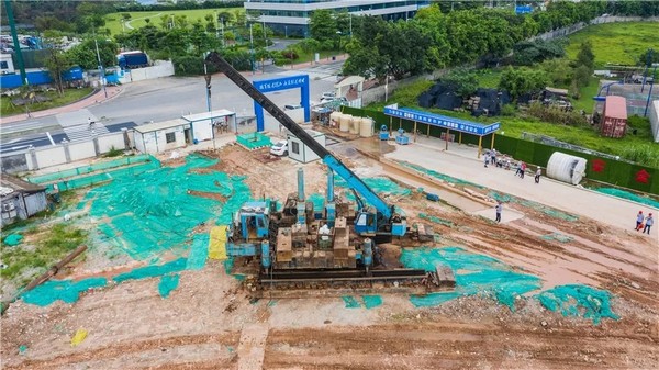 祝贺，，，，，，，，中国首台大吨位多功效液压静力压桩机今年二十岁了!