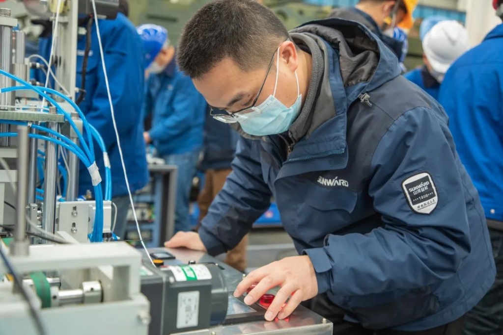 yp街机智能首台口罩机交付客户