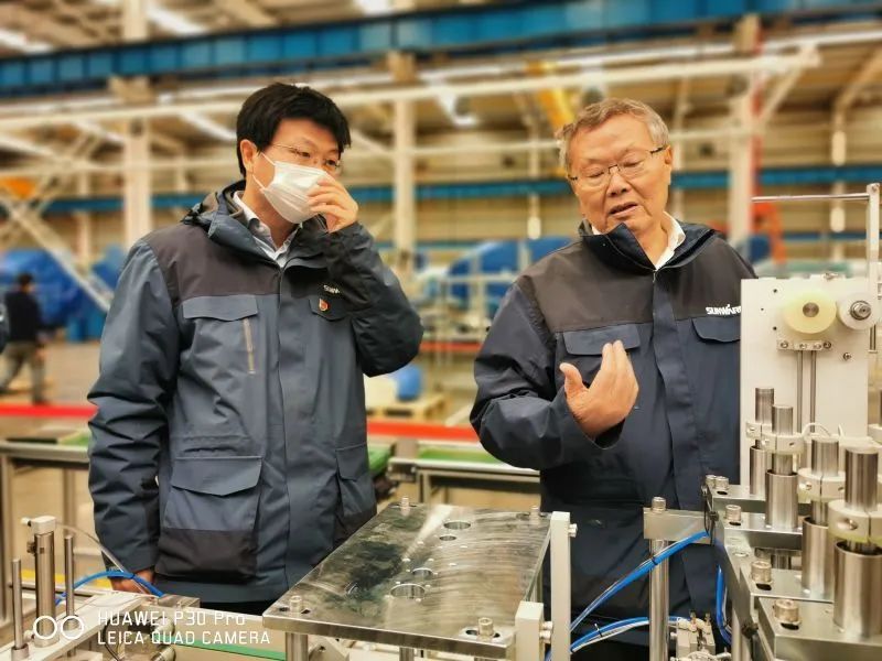 董事长启封yp街机智能第一个制品口罩