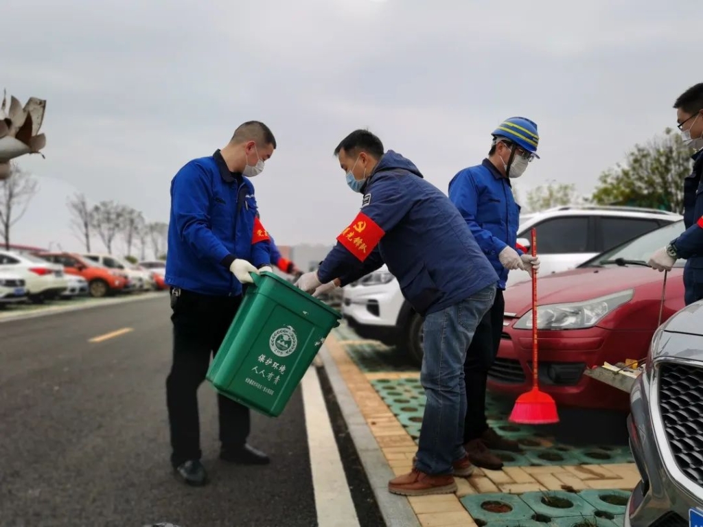 yp街机智能党员自愿者开展义务情形清扫