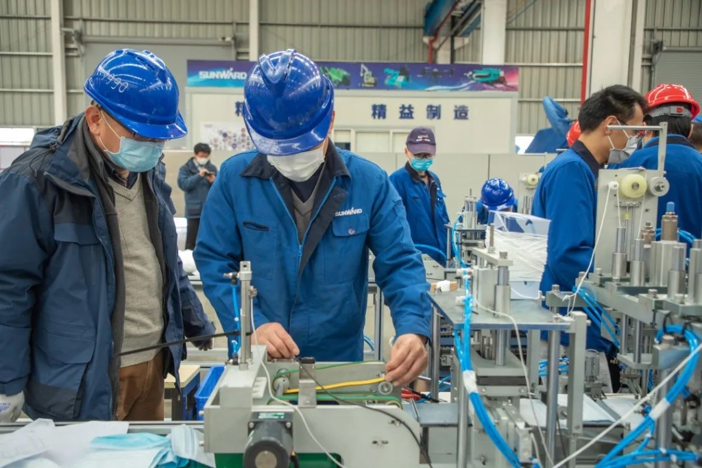 yp街机智能首台口罩机交付客户