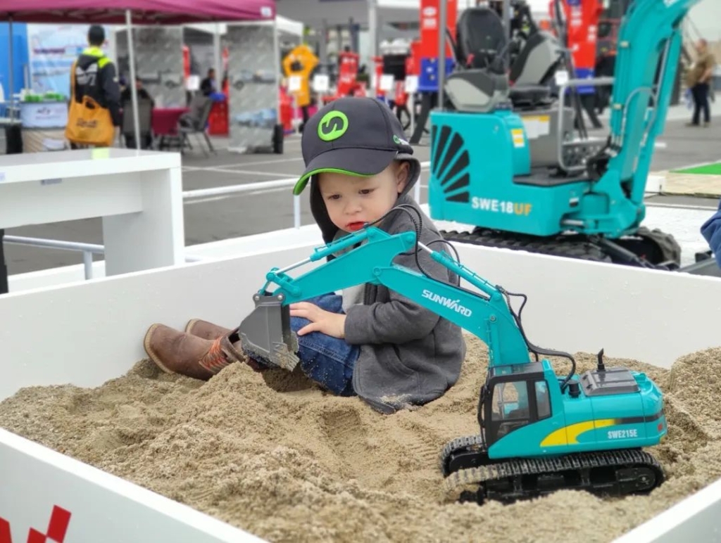 yp街机智能全新亮相美国工程机械展