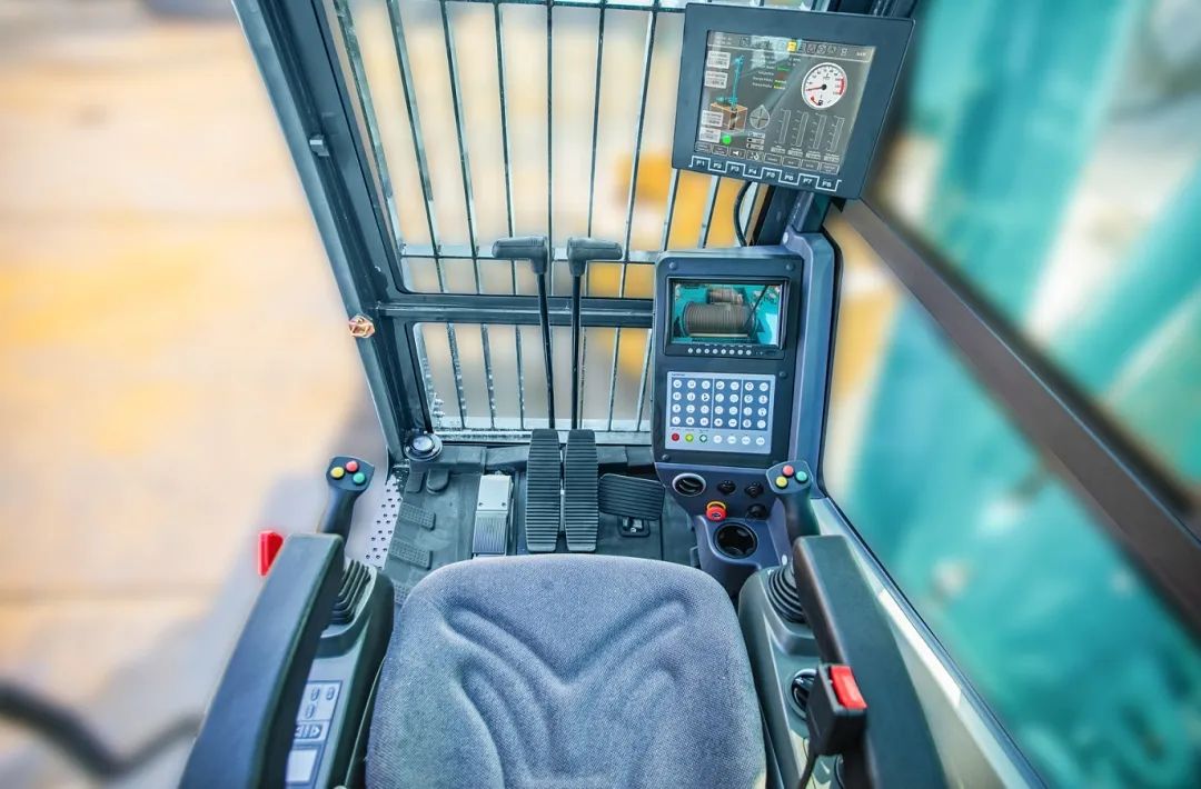 入岩家族添新丁，，，，，，，，SWDM400旋挖钻机批量上市