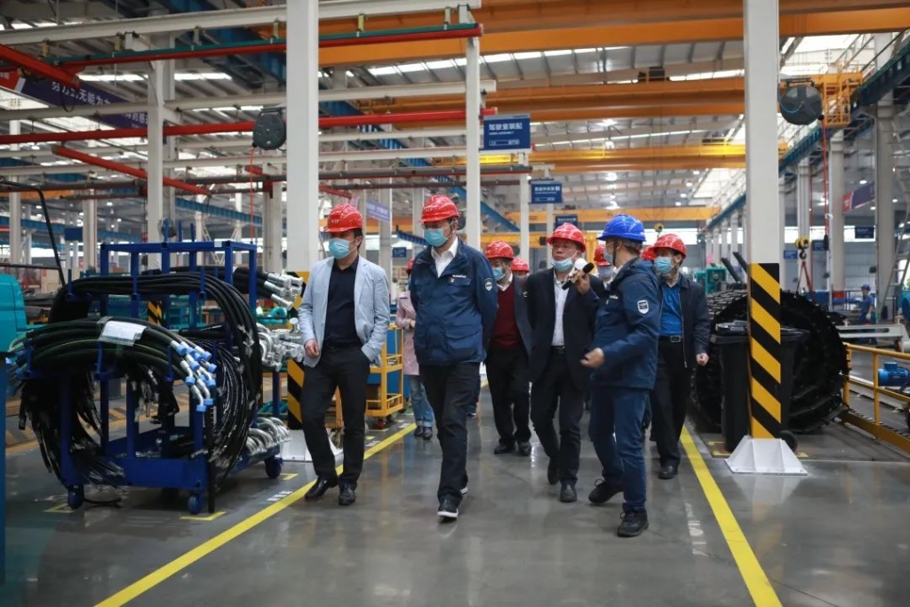 省工信行业事务中心杨卫华副主任一行莅临yp街机智能调研