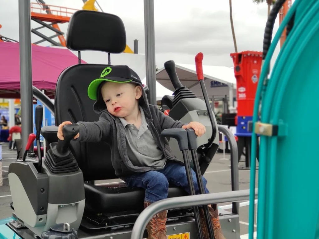 yp街机智能全新亮相美国工程机械展